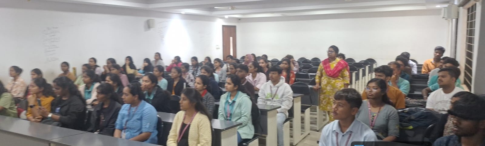 Strengthening Industry–Academia Connect through Alumni Engagement & Internship Opportunities